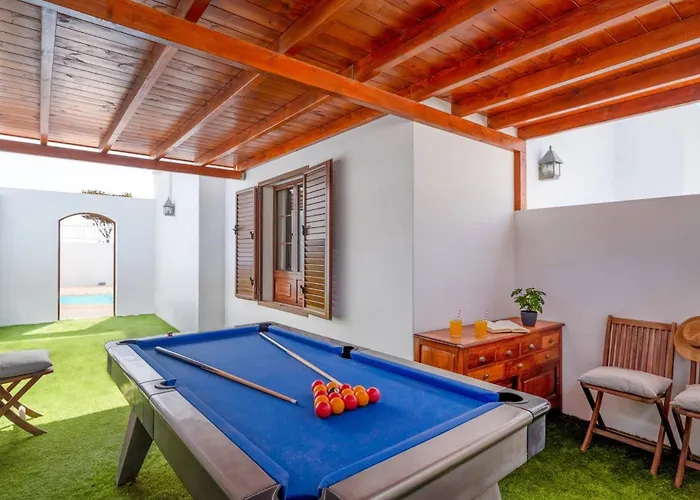 Breezes By Villa Tías