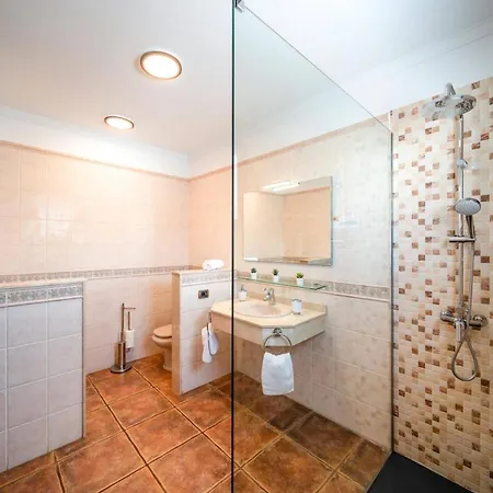 Breezes By Вилла