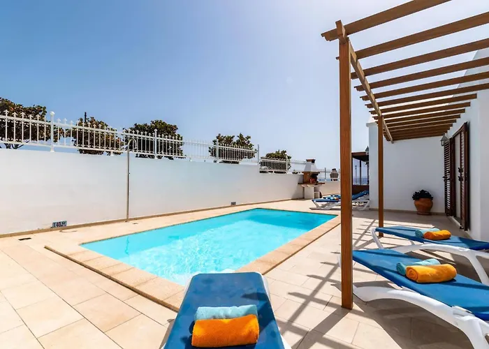 فيلة Breezes By *